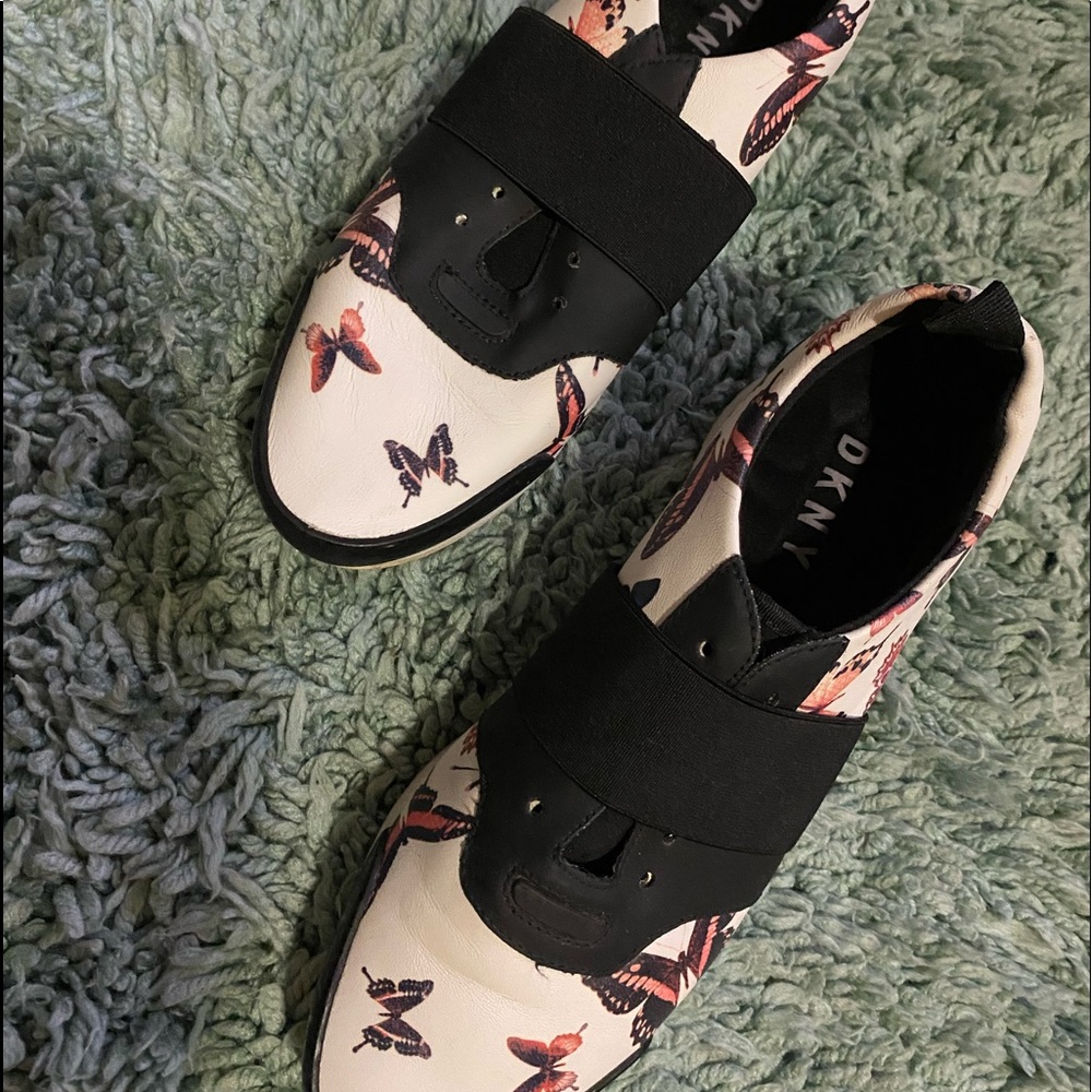 DKNY Blush Butterfly Bobbi Slip-On - Picture 3 of 4